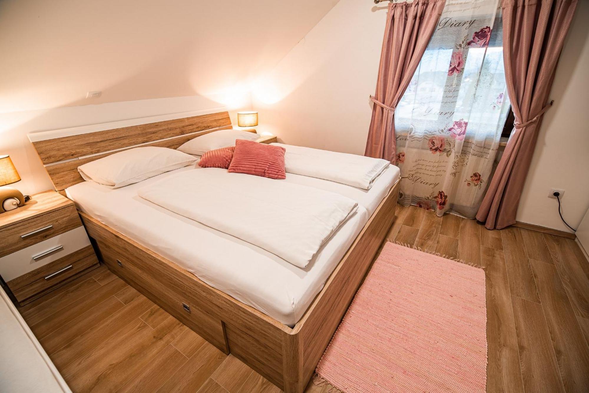 Guesthouse Leski Dvor レスツェ 部屋 写真